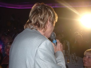 Joe Longthorne puts a smile on the face of one of his fans @ The Hilton, Blackpool in September 2009